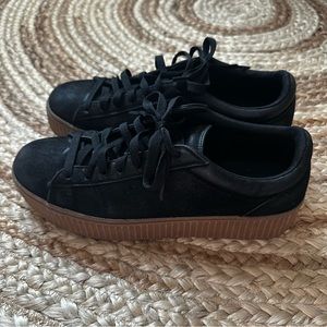 Woman's Chunky Platform Black Shoes